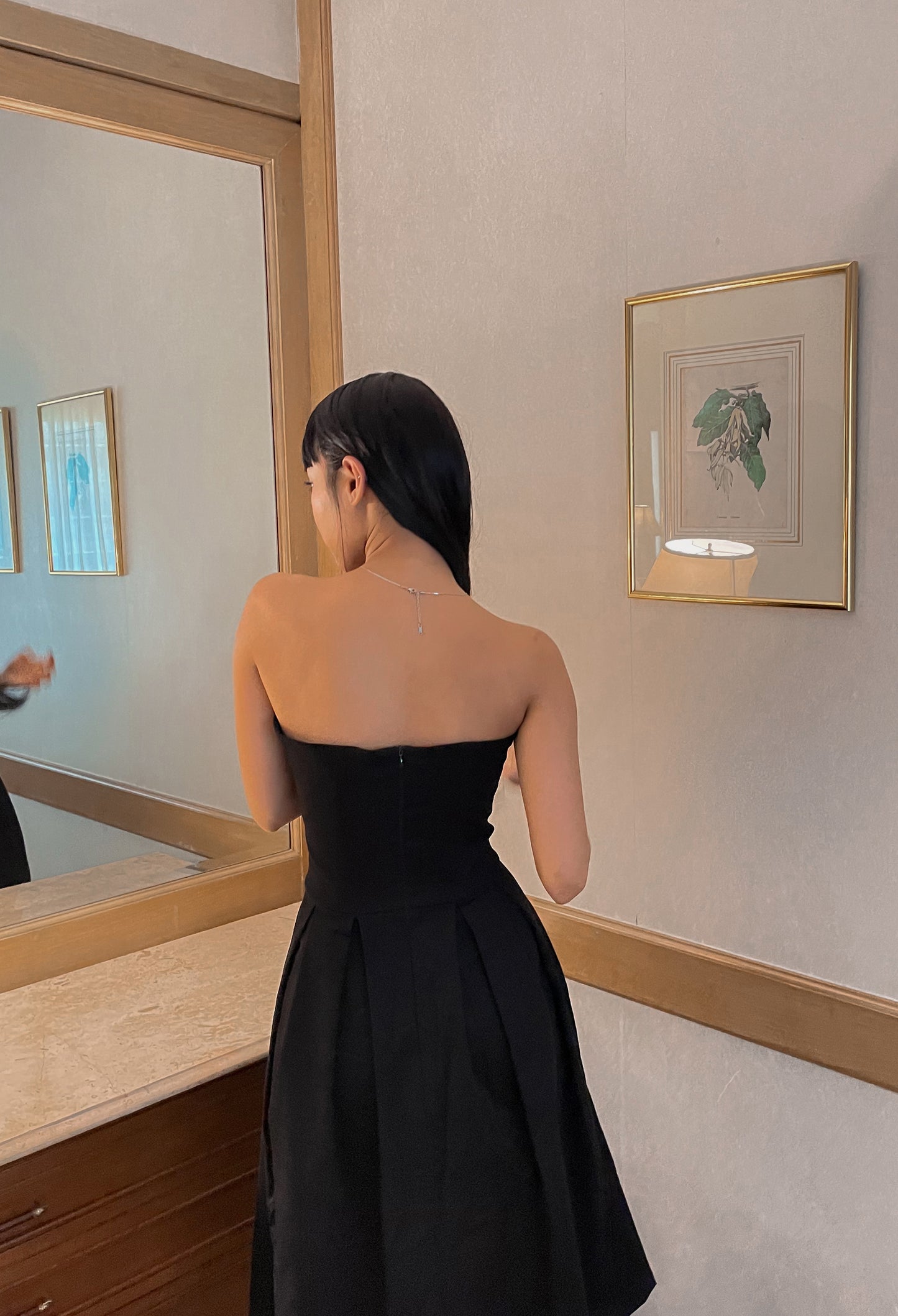 Supermodel Flare Dress in Black